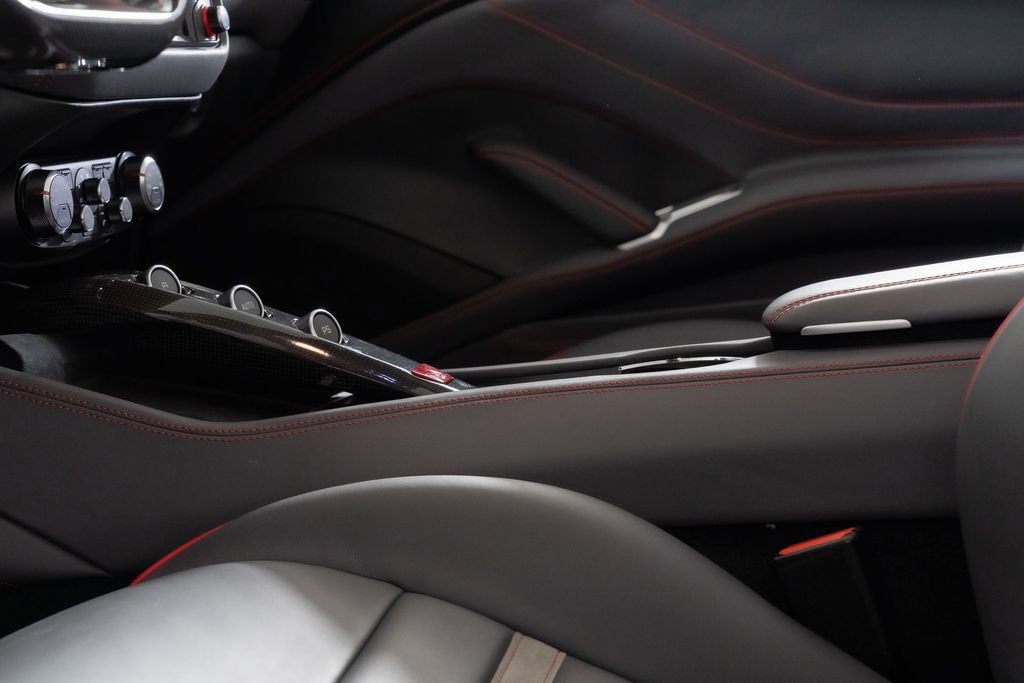 Used 2015 Ferrari California T RWD image 6