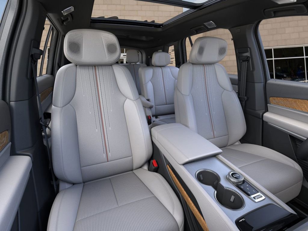 New 2026 Cadillac Vistiq Luxury w/ LPO, Floor Liner Package image 16