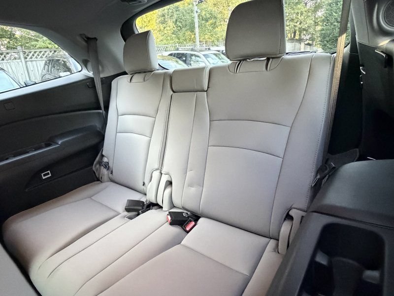 Used 2017 Honda Pilot Elite image 19