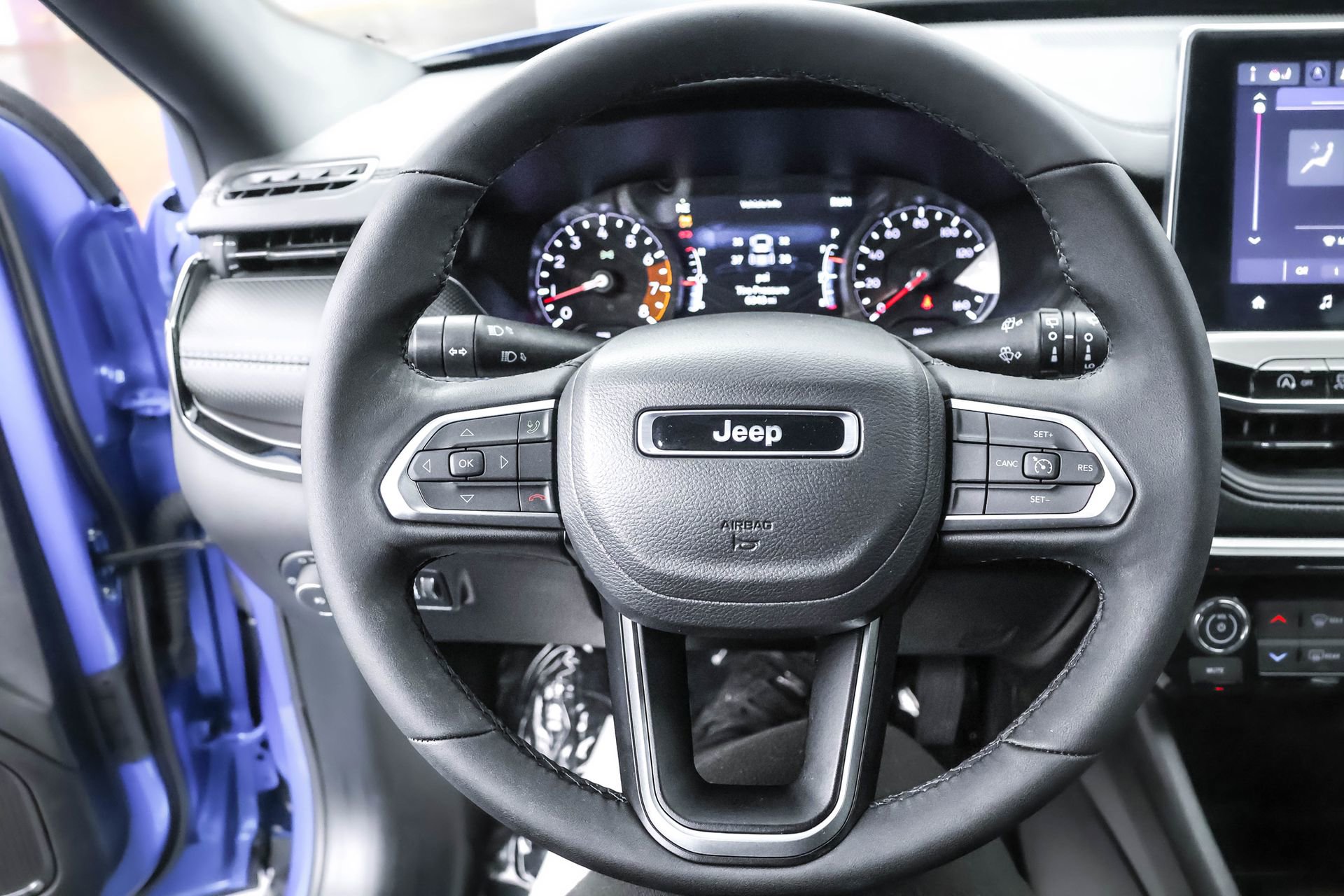 Used 2025 Jeep Compass Latitude w/ Altitude Special Edition image 28