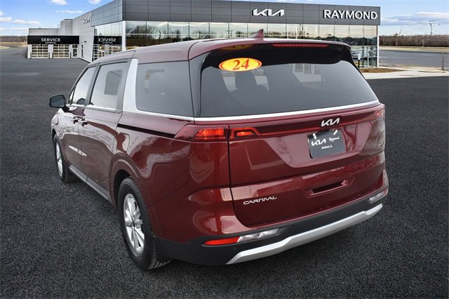 Certified 2024 Kia Carnival LX image 5