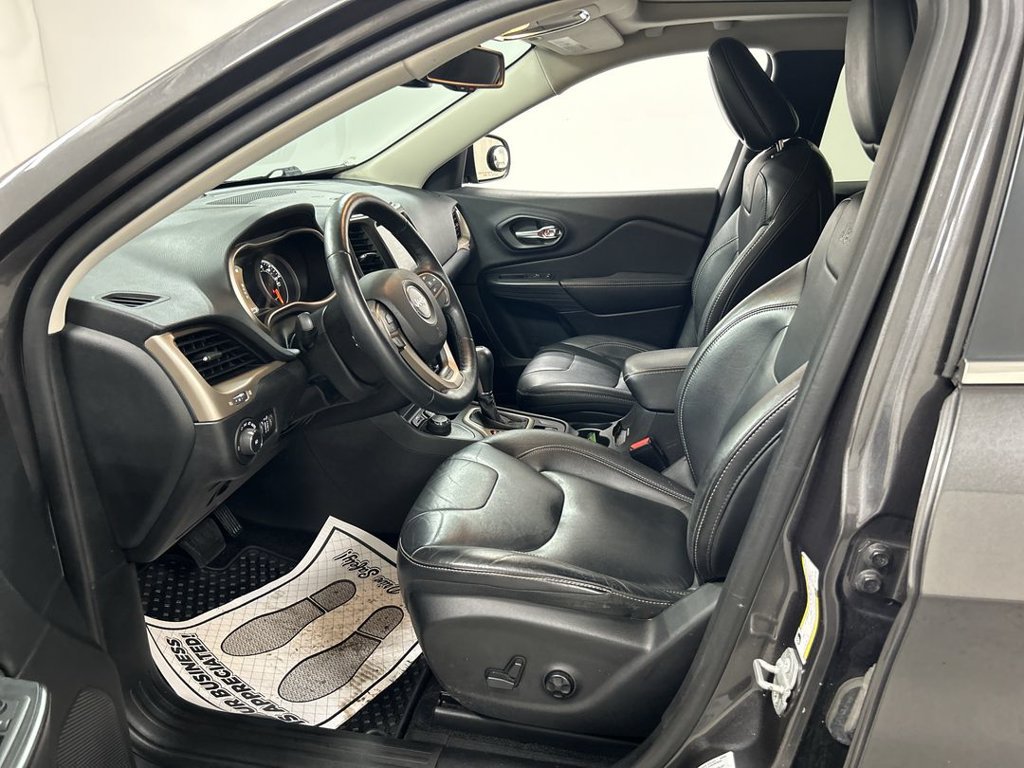 Used 2016 Jeep Cherokee Limited AWD/4WD image 9
