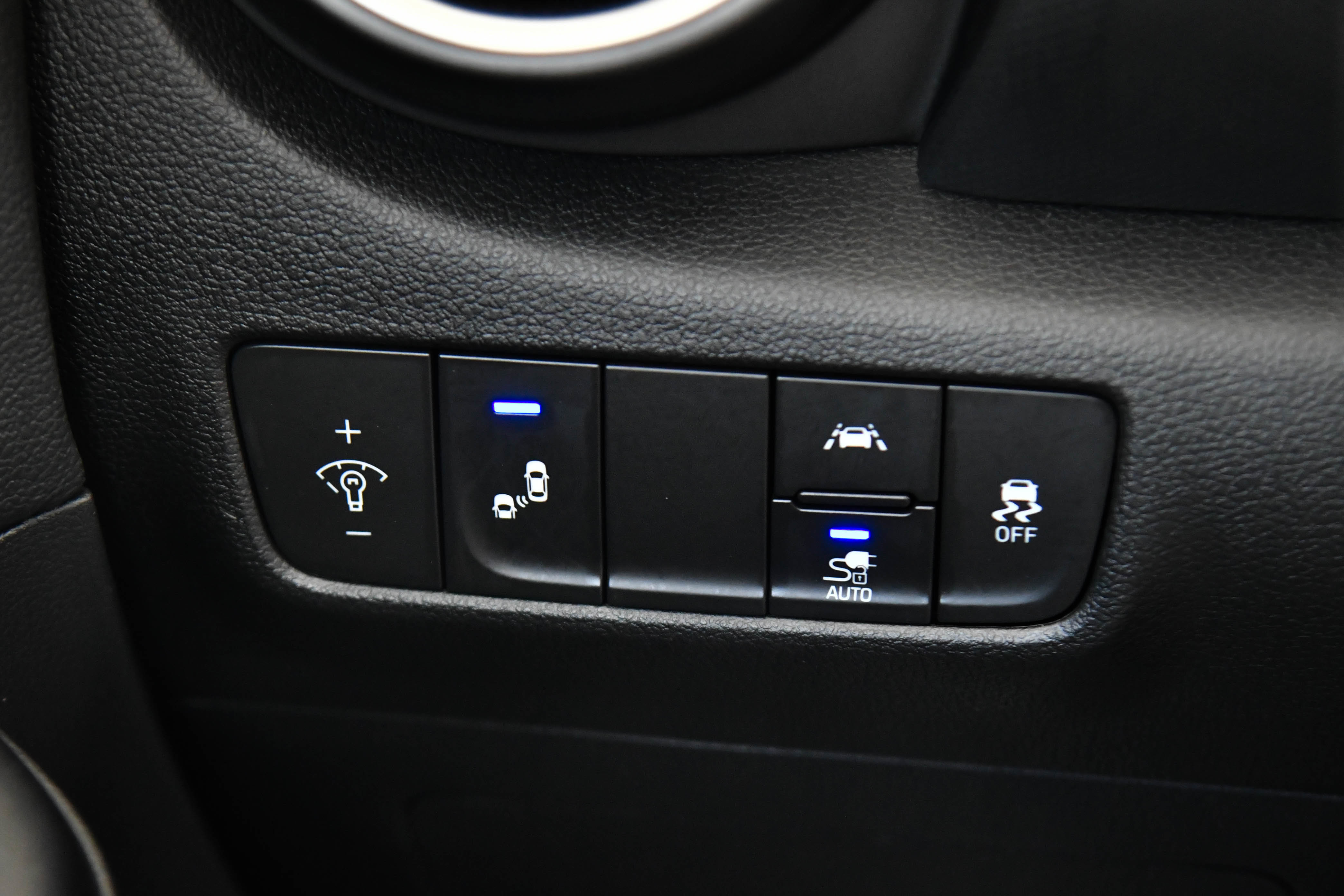 Used 2021 Hyundai Kona Limited FWD image 32