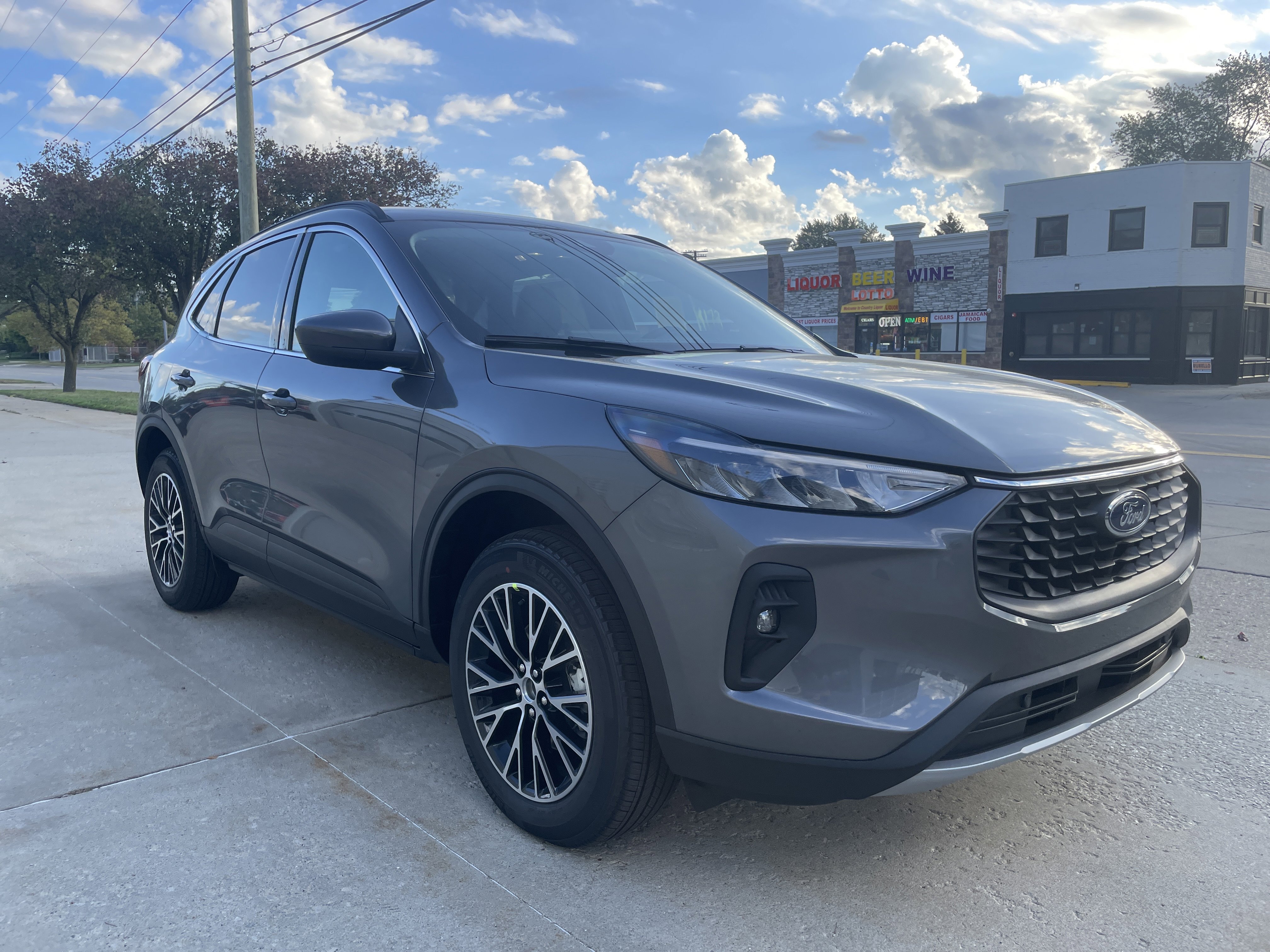 New 2026 Ford Escape SE image 2