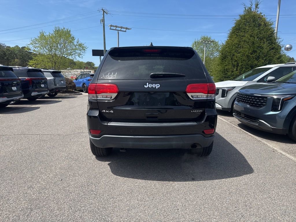 Used 2018 Jeep Grand Cherokee Laredo AWD/4WD image 4