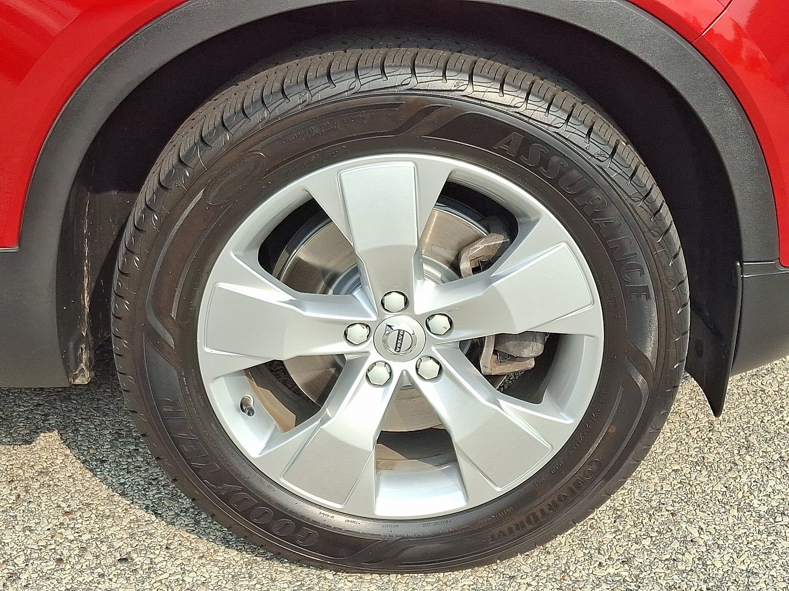 Used 2019 Volvo XC40 T5 Momentum image 8