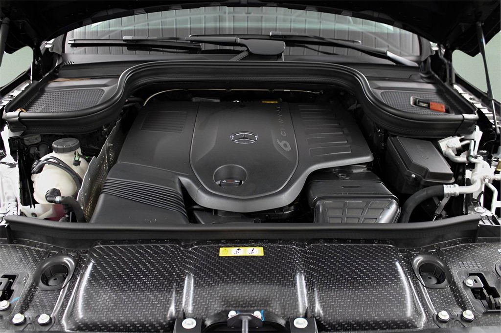 Used 2025 Mercedes-Benz GLS 450 4MATIC image 24