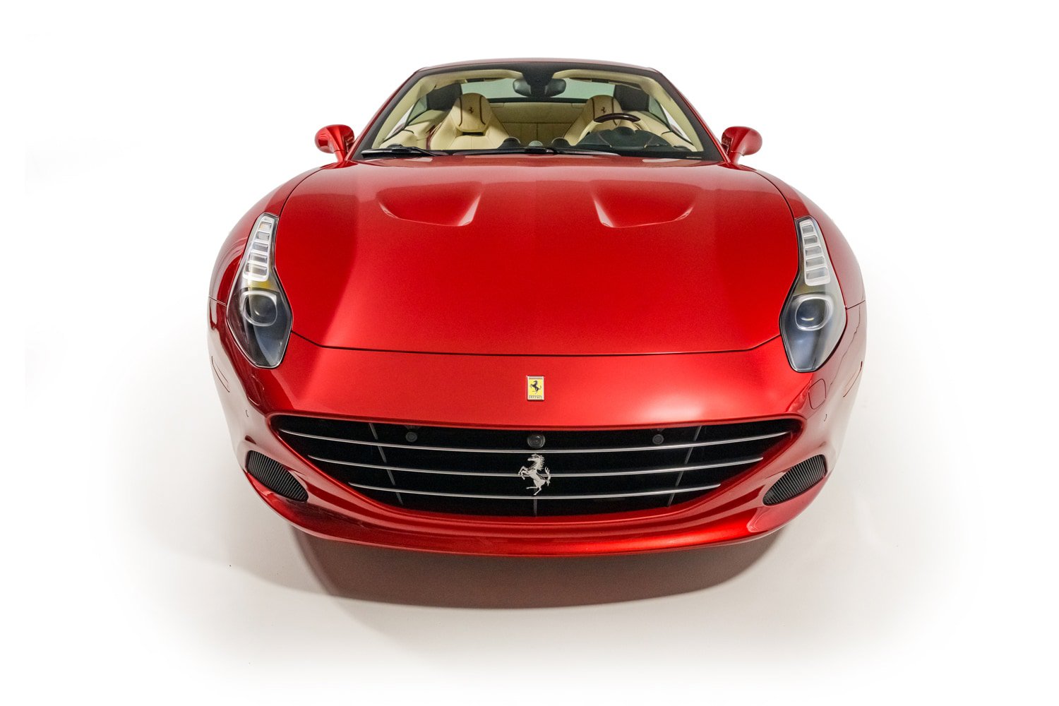 Used 2015 Ferrari California T RWD image 10