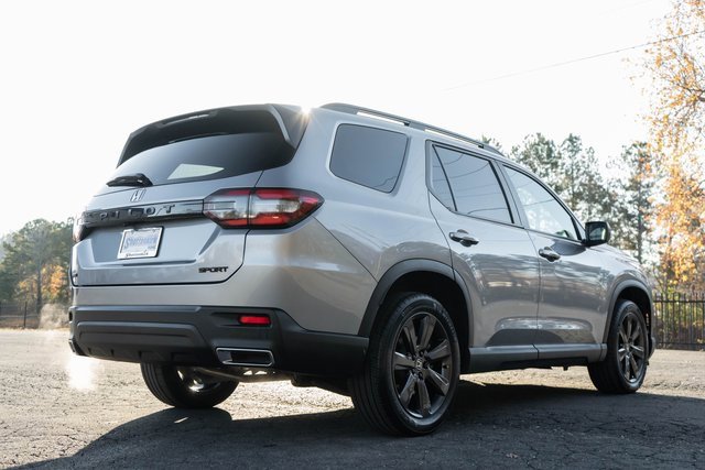 Certified 2024 Honda Pilot Sport image 9
