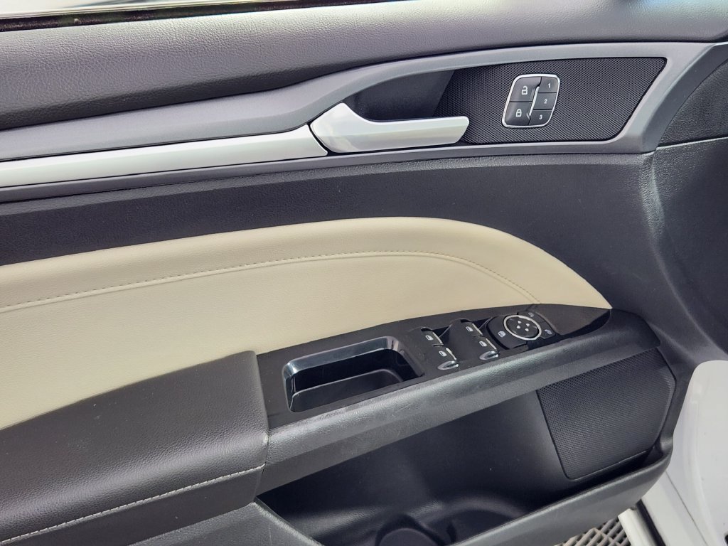Used 2015 Ford Fusion Titanium FWD image 16