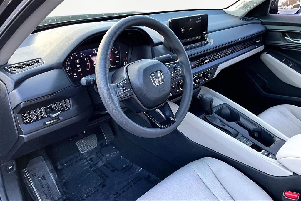 Used 2025 Honda Accord SE image 14