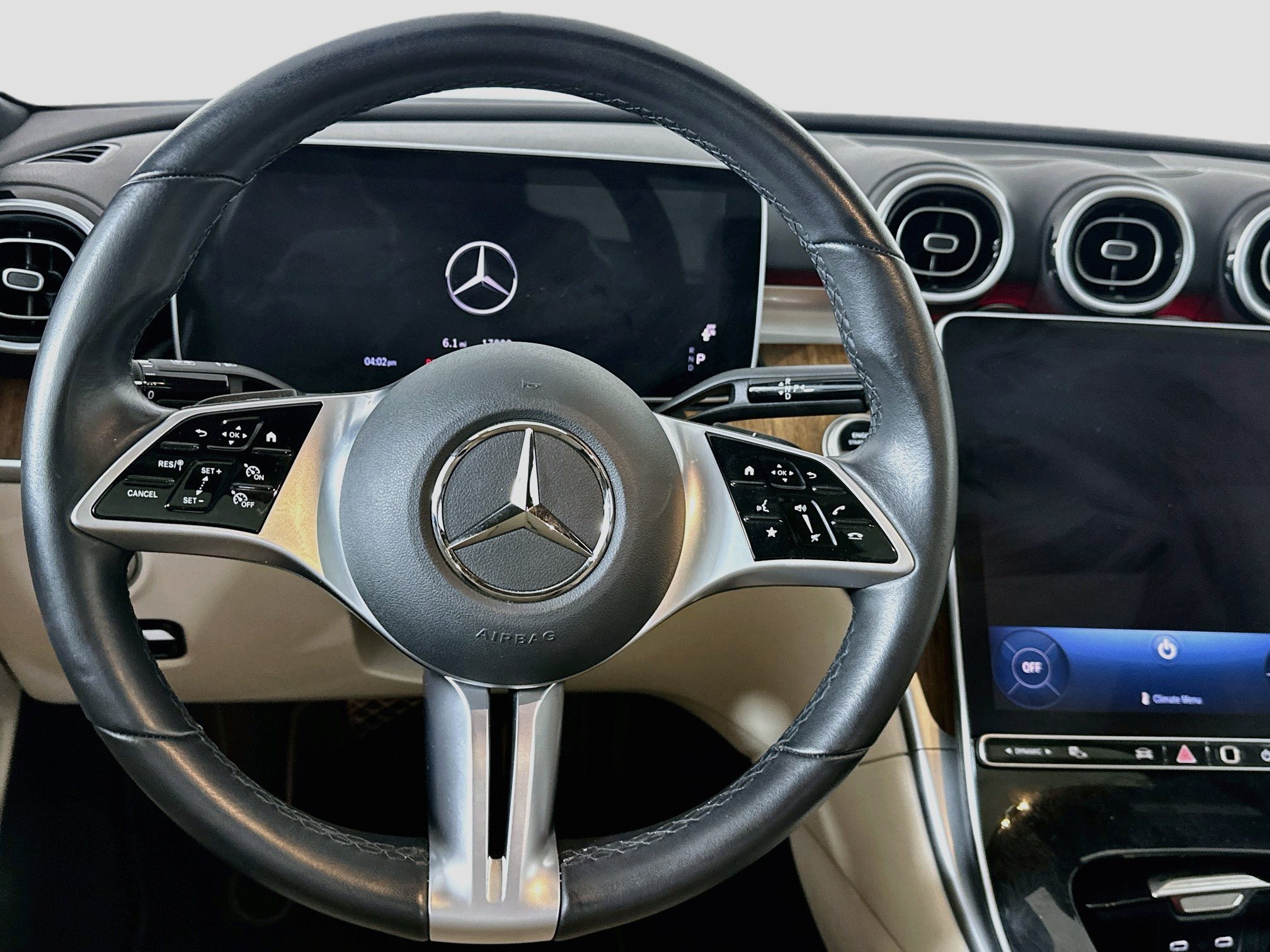 Used 2025 Mercedes-Benz C 300 Sedan image 17