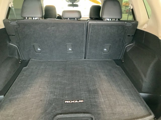 Used 2023 Nissan Rogue SV w/ SV Premium B Package image 16