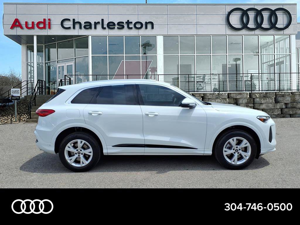Certified 2025 Audi Q5 Premium w/ Convenience Package AWD/4WD image 2