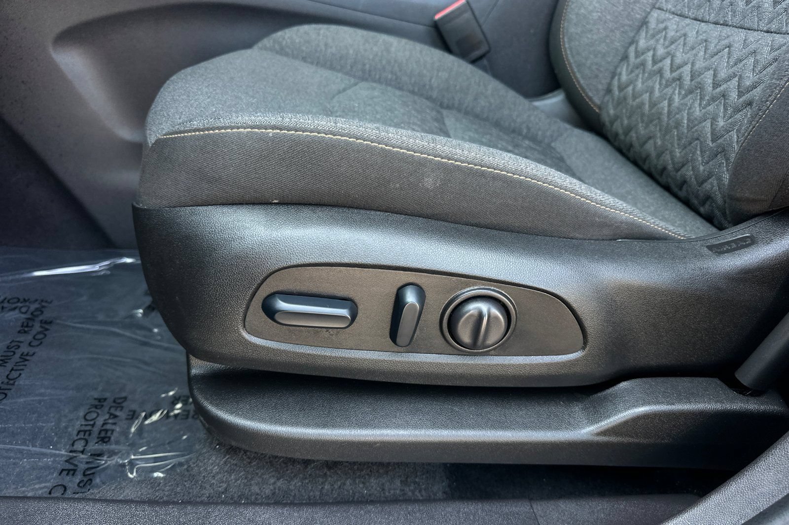 Used 2024 Chevrolet Equinox LT FWD image 13