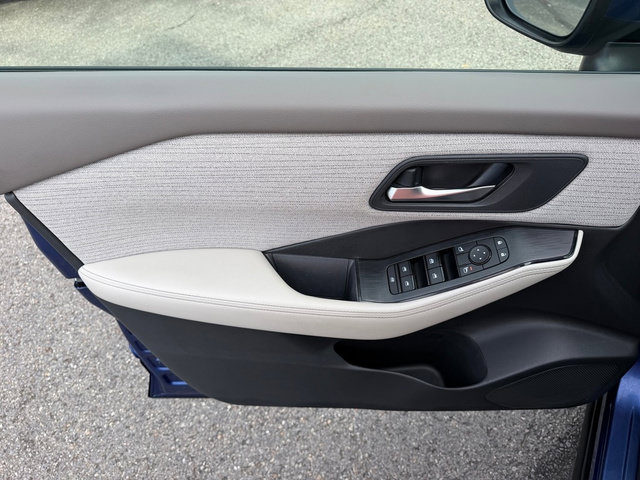 Used 2022 Nissan Rogue SV AWD/4WD image 19