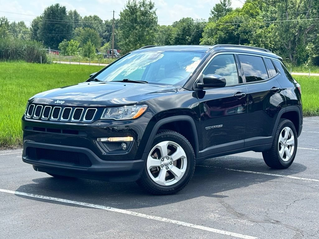 Used 2019 Jeep Compass Latitude w/ Popular Equipment Group AWD/4WD image 2