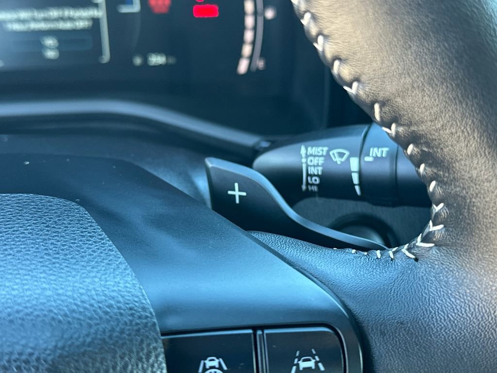 Used 2025 Toyota Camry SE image 24