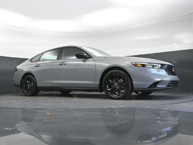 Used 2025 Honda Accord SE image 25