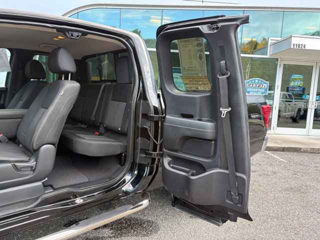 Used 2018 Nissan Titan SV AWD/4WD image 27