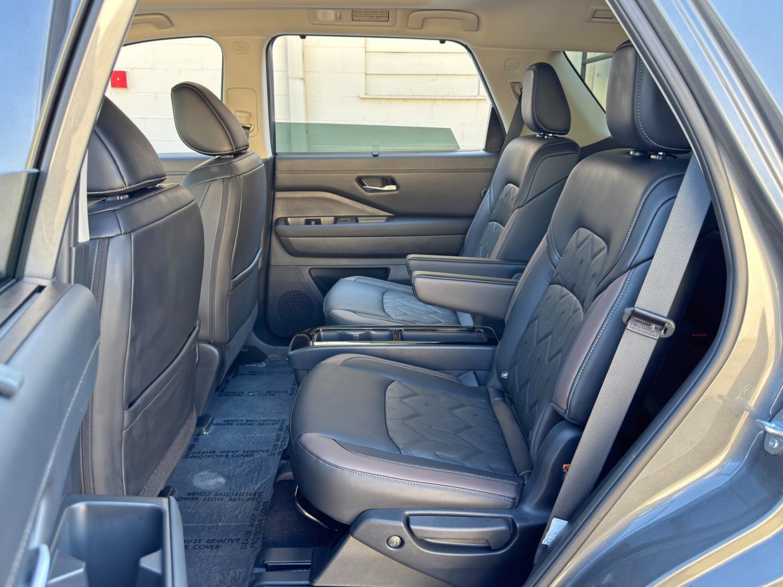 Used 2026 Nissan Pathfinder Platinum FWD image 45