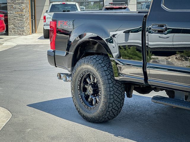 Used 2022 Ford F350 Lariat image 5
