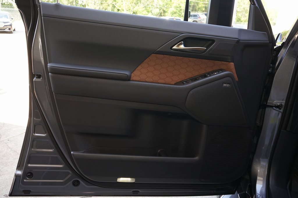 Used 2025 Lexus GX 550 image 25