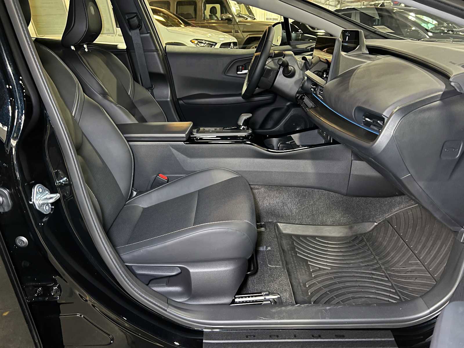 Used 2025 Toyota Prius AWD image 12