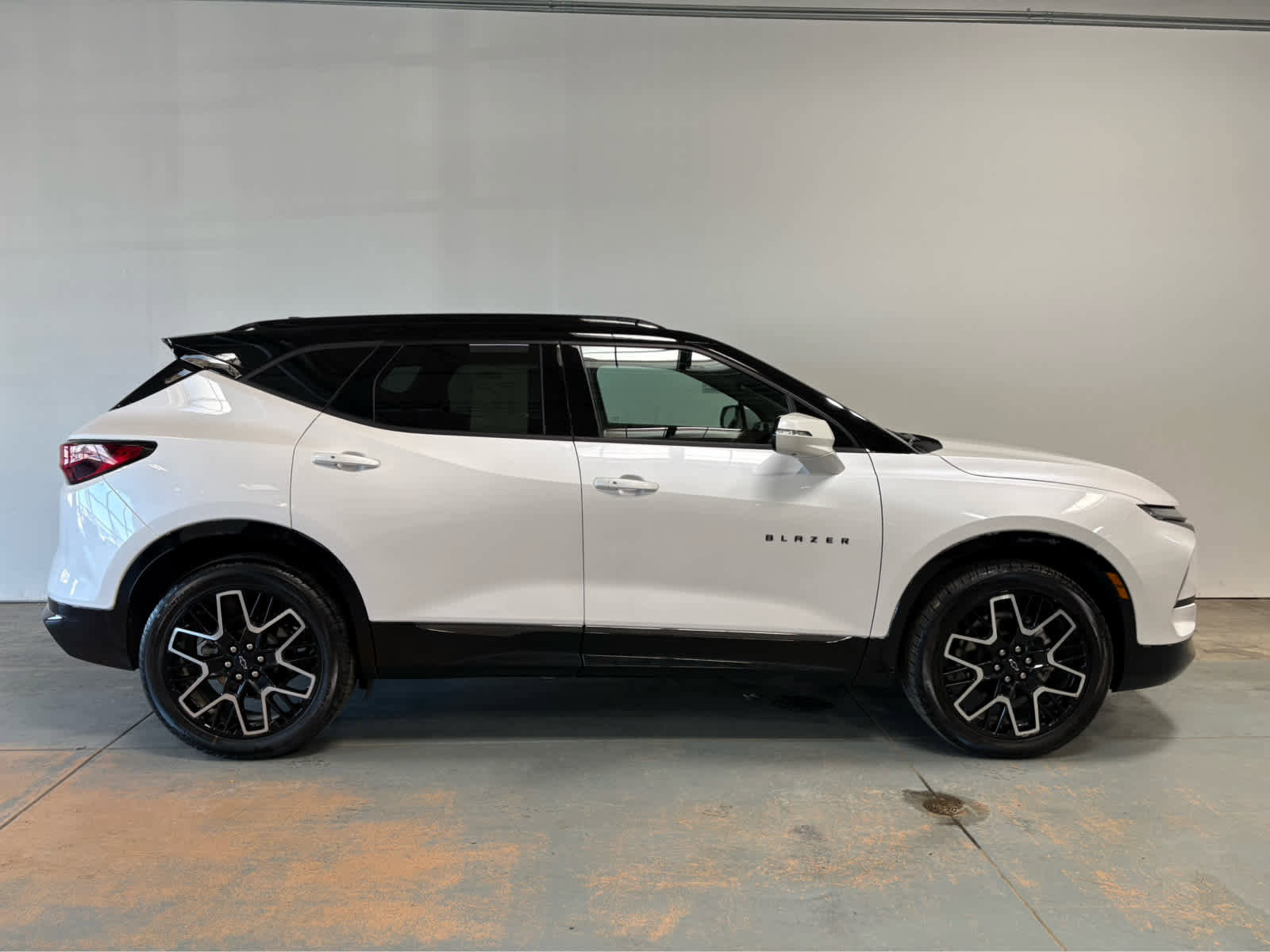 Certified 2025 Chevrolet Blazer RS w/ Driver Confidence II Package image 6