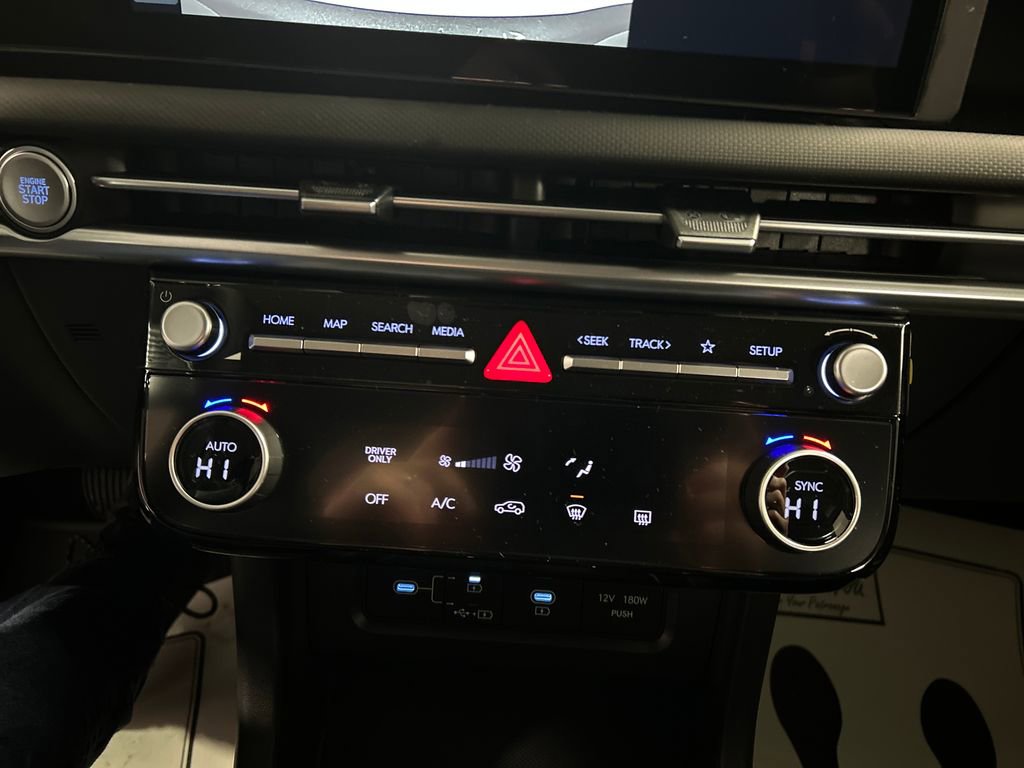 New 2026 Hyundai Tucson Blue SE image 17