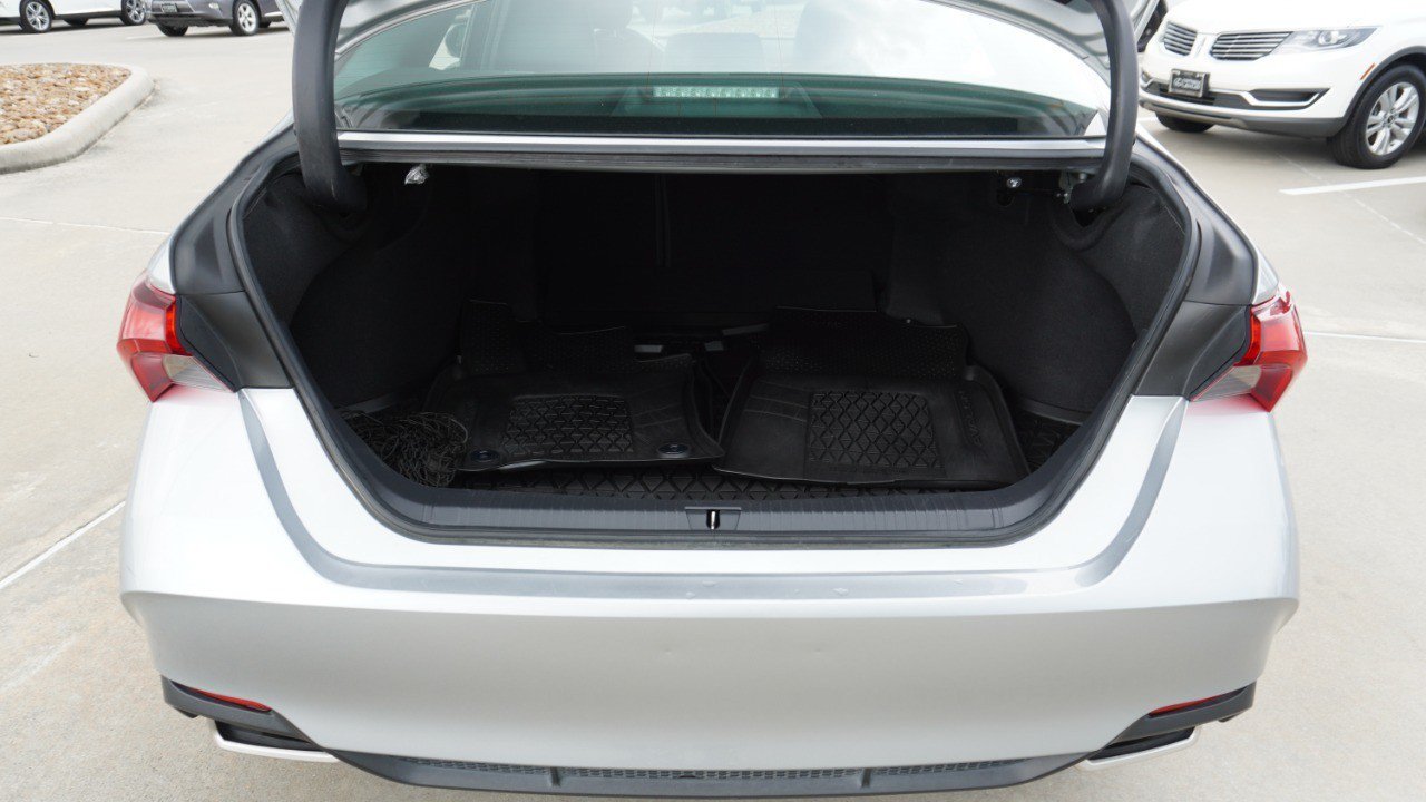 Used 2022 Toyota Avalon XLE FWD image 35