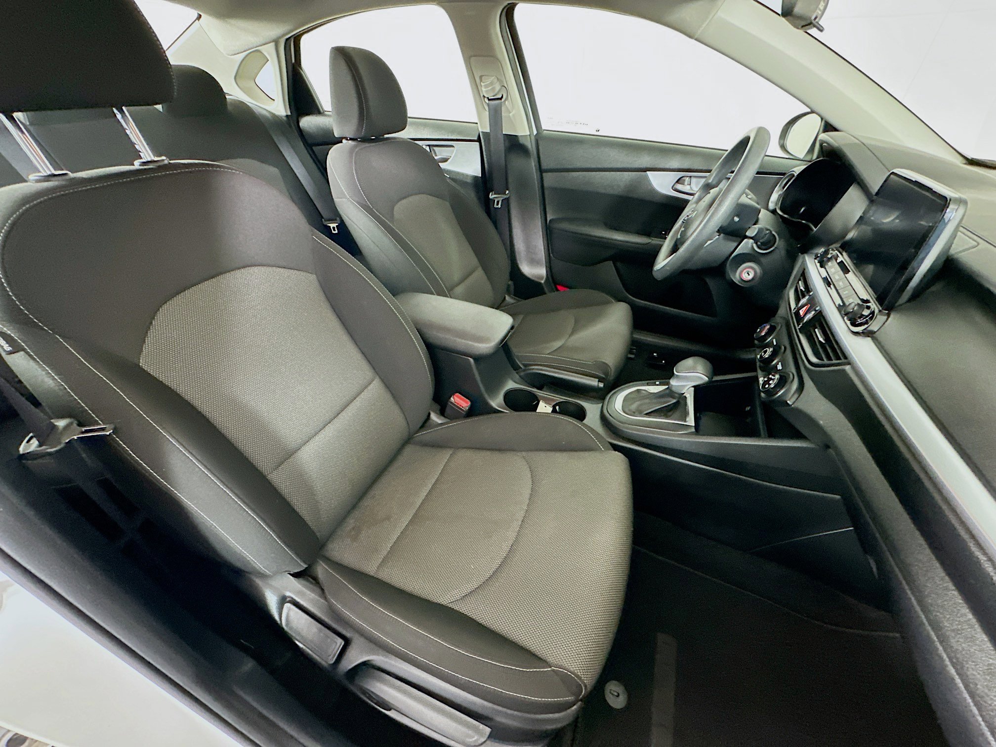 Used 2022 Kia Forte LXS w/ LXS Technology Package image 28