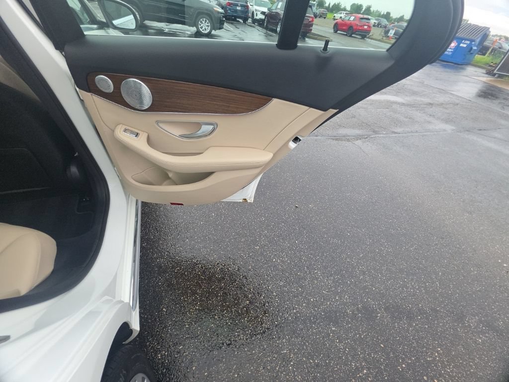 Used 2021 Mercedes-Benz C 300 4MATIC Sedan image 31