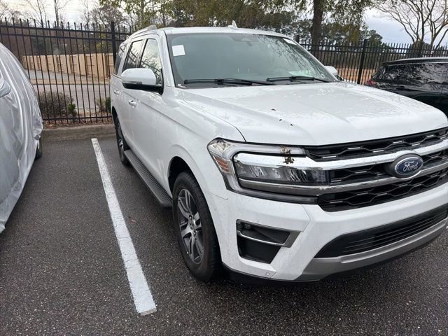 Used 2024 Ford Expedition Limited image 16