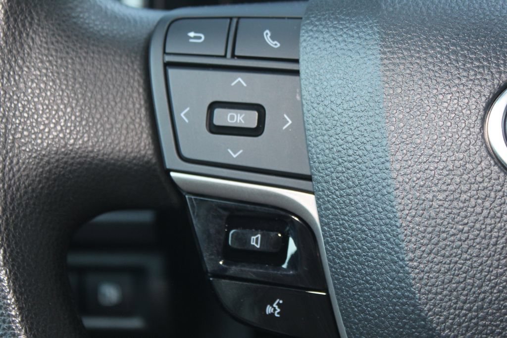 Used 2025 Toyota Camry LE FWD image 23