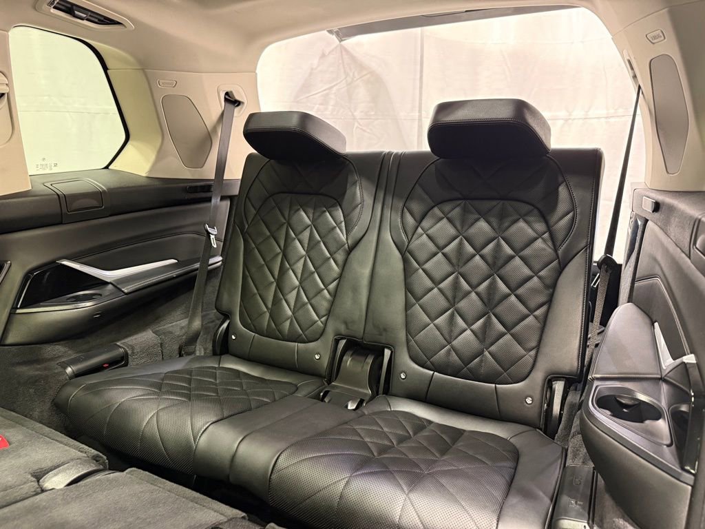 Used 2024 BMW X7 xDrive40i w/ Premium Package image 28