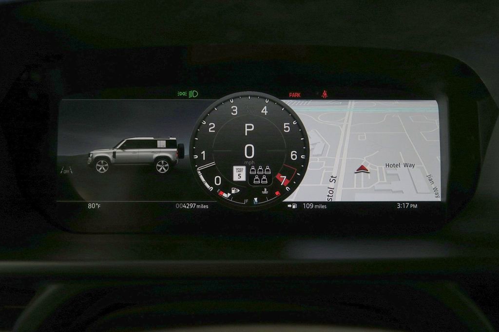 Used 2024 Land Rover Defender 110 X-Dynamic SE image 17