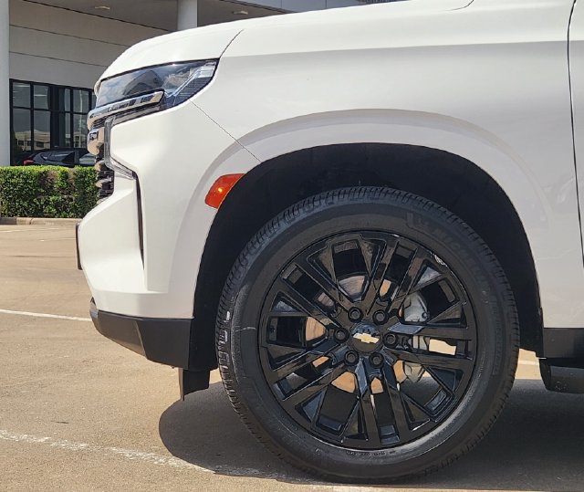 Used 2021 Chevrolet Suburban LT RWD image 8