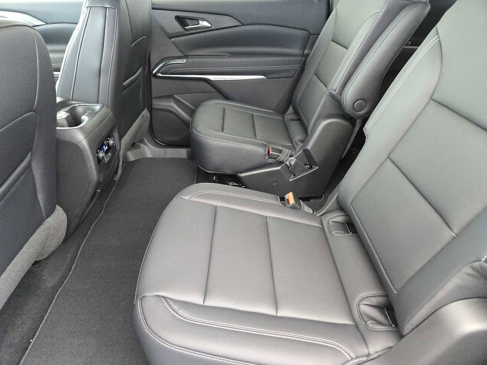 Used 2026 Chevrolet Traverse LT w/ Sun and Wheel Package FWD image 20