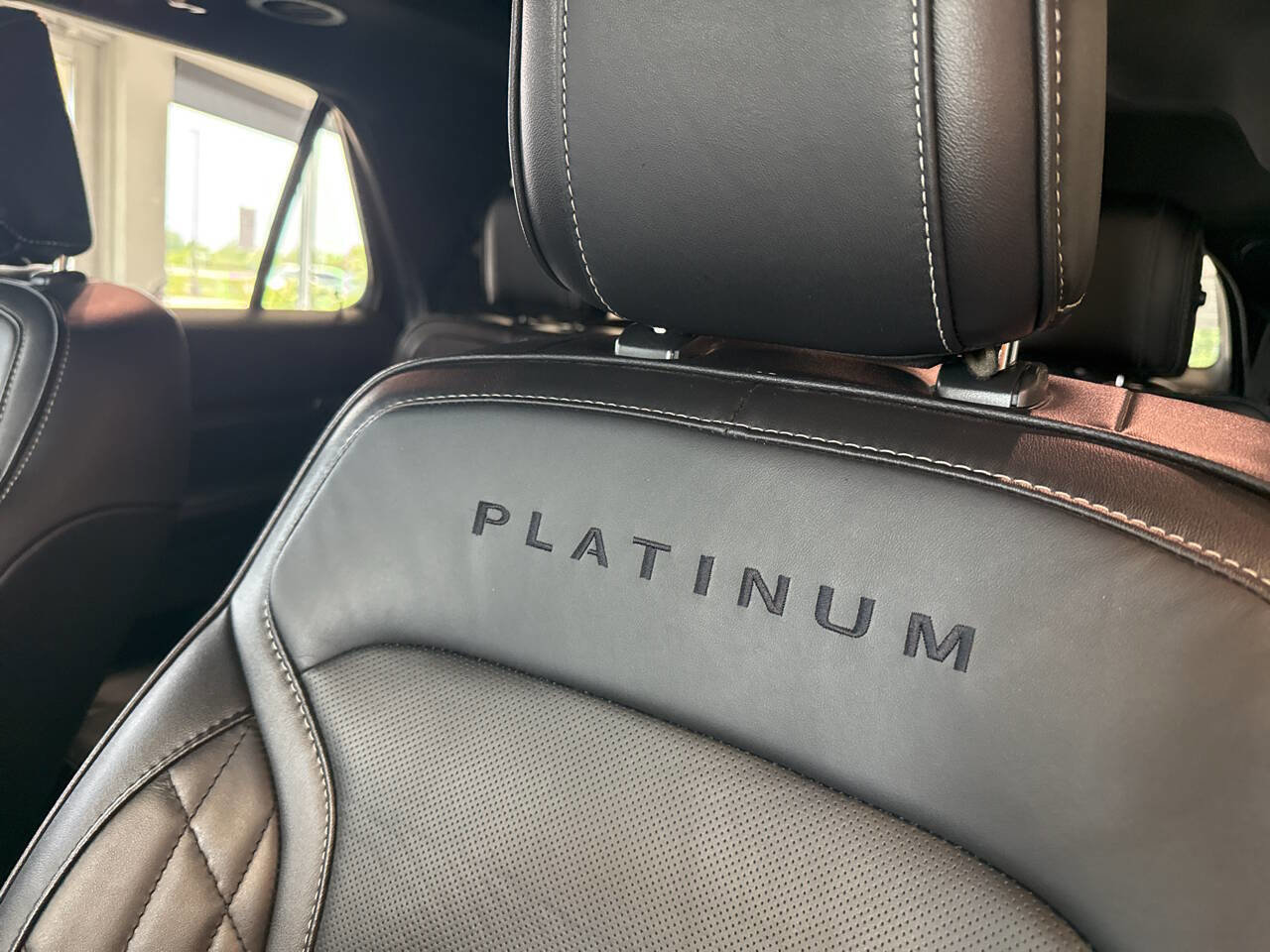 Used 2018 Ford Explorer Platinum AWD/4WD image 37