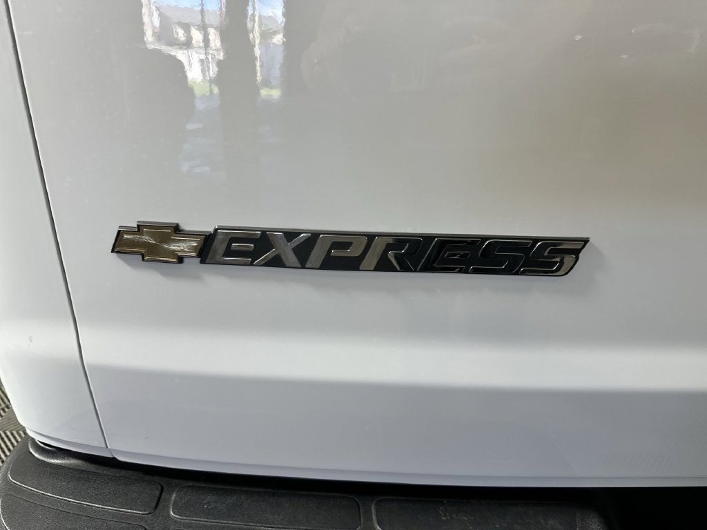 Used 2026 Chevrolet Express 2500 w/ Communications Package RWD image 30
