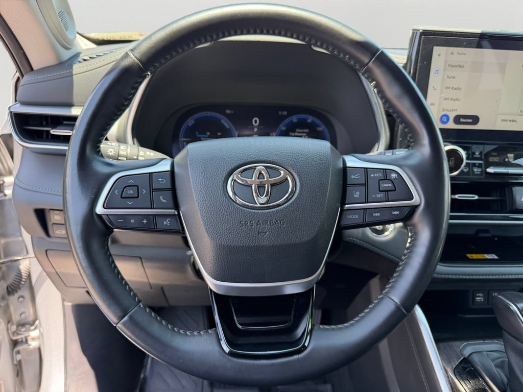 Used 2023 Toyota Highlander Platinum AWD/4WD image 19