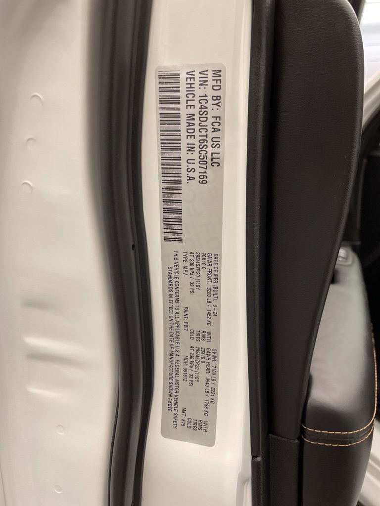 Certified 2025 Dodge Durango R/T image 36