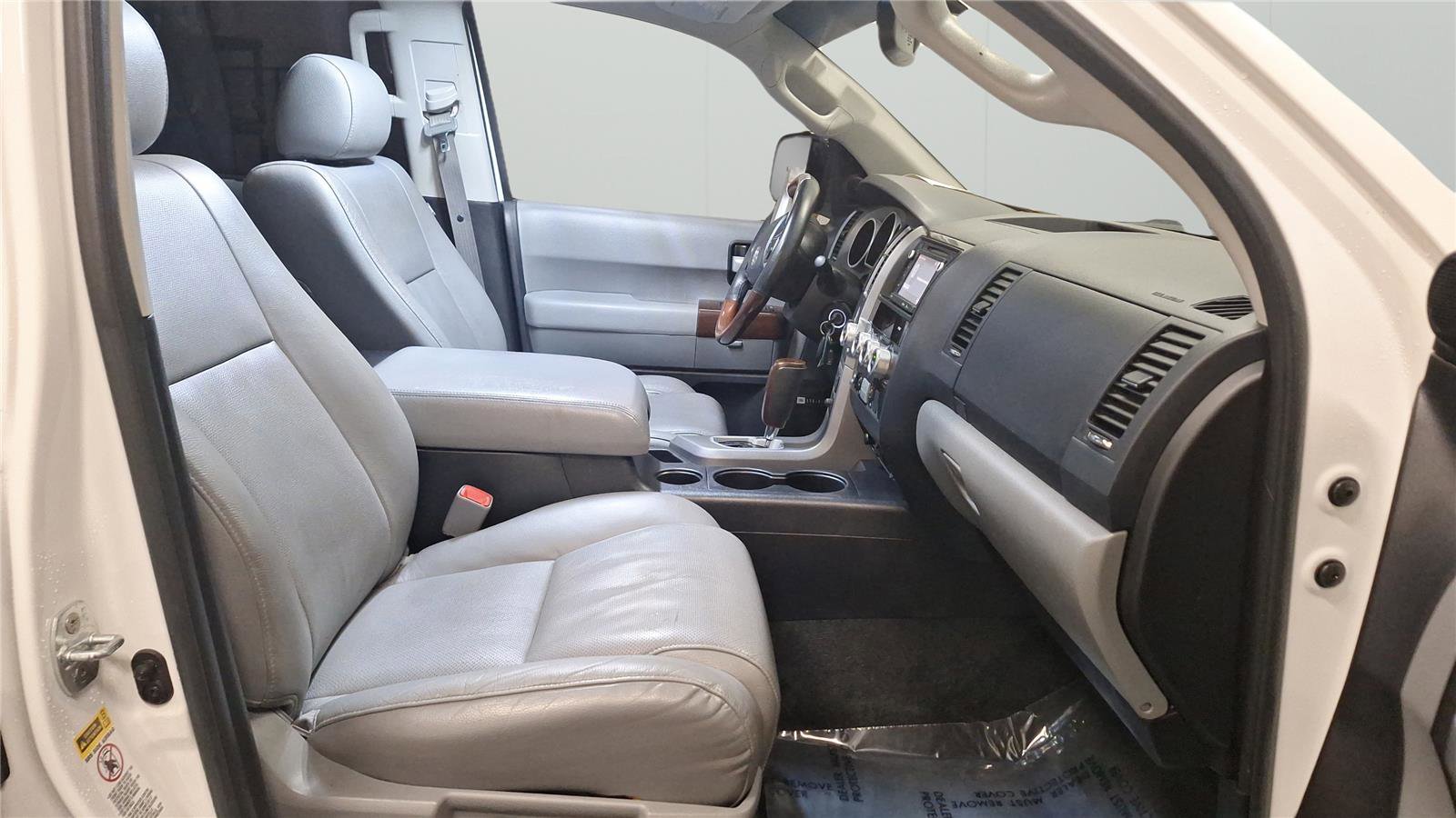 Used 2016 Toyota Sequoia Platinum AWD/4WD image 14