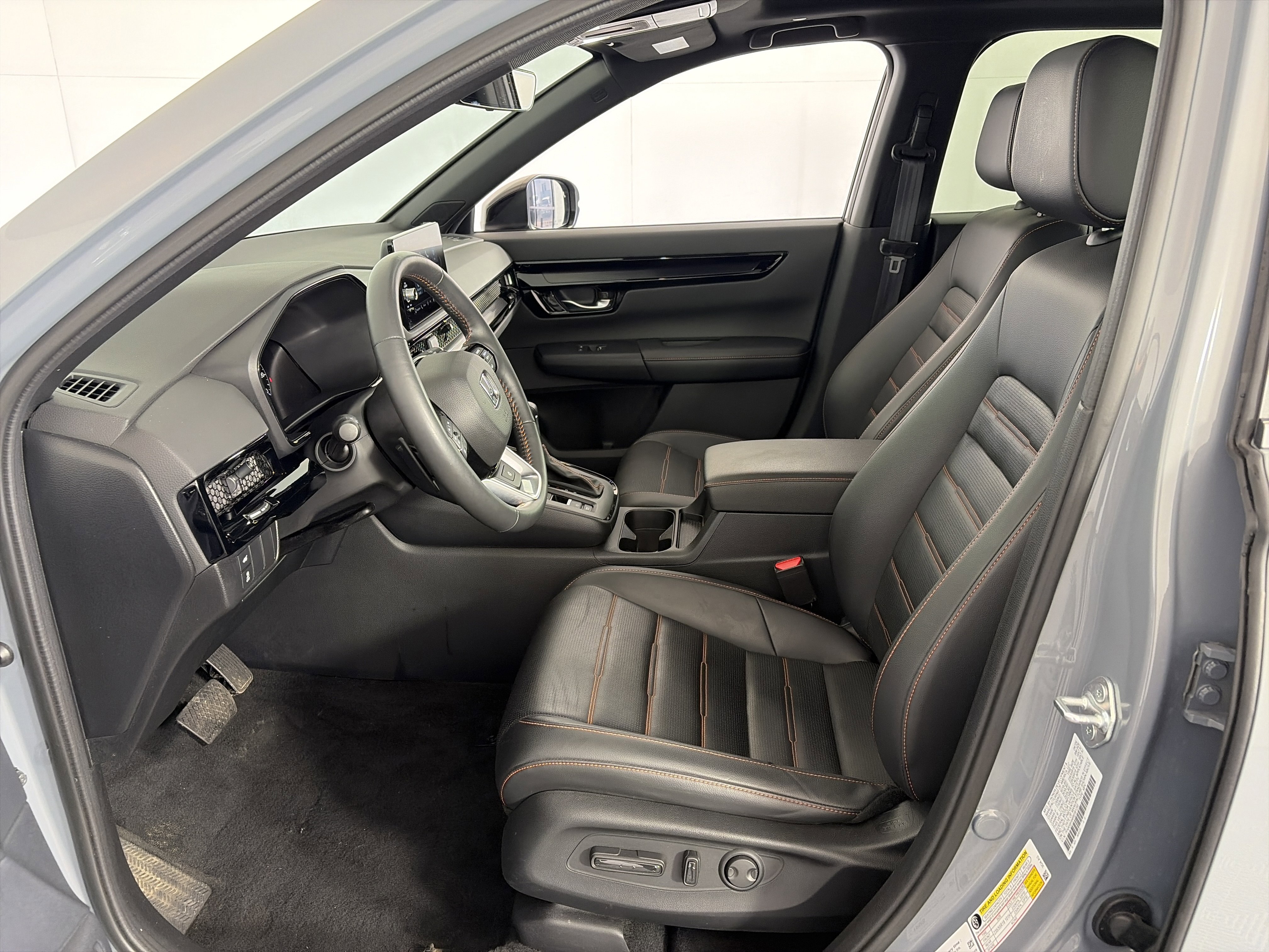 Used 2024 Honda CR-V Sport Touring image 6