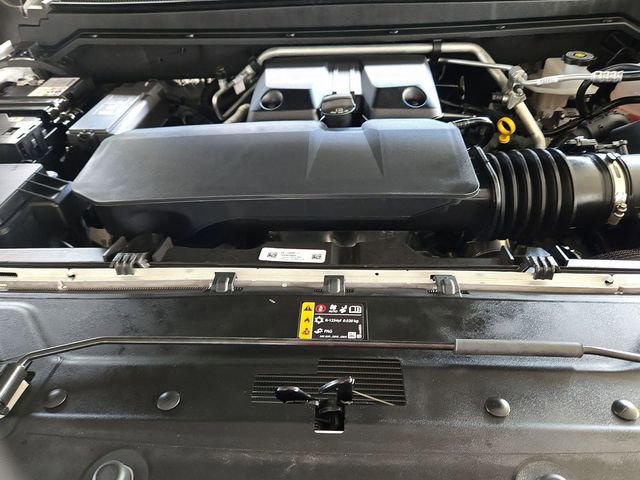 Used 2025 GMC Canyon Denali image 31