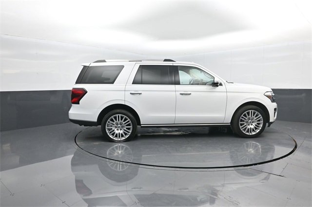 Used 2023 Ford Expedition Limited image 8