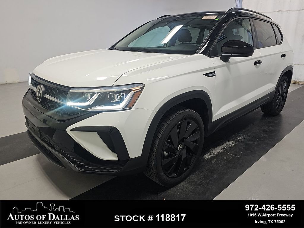 Used 2024 Volkswagen Taos SE AWD/4WD image 1