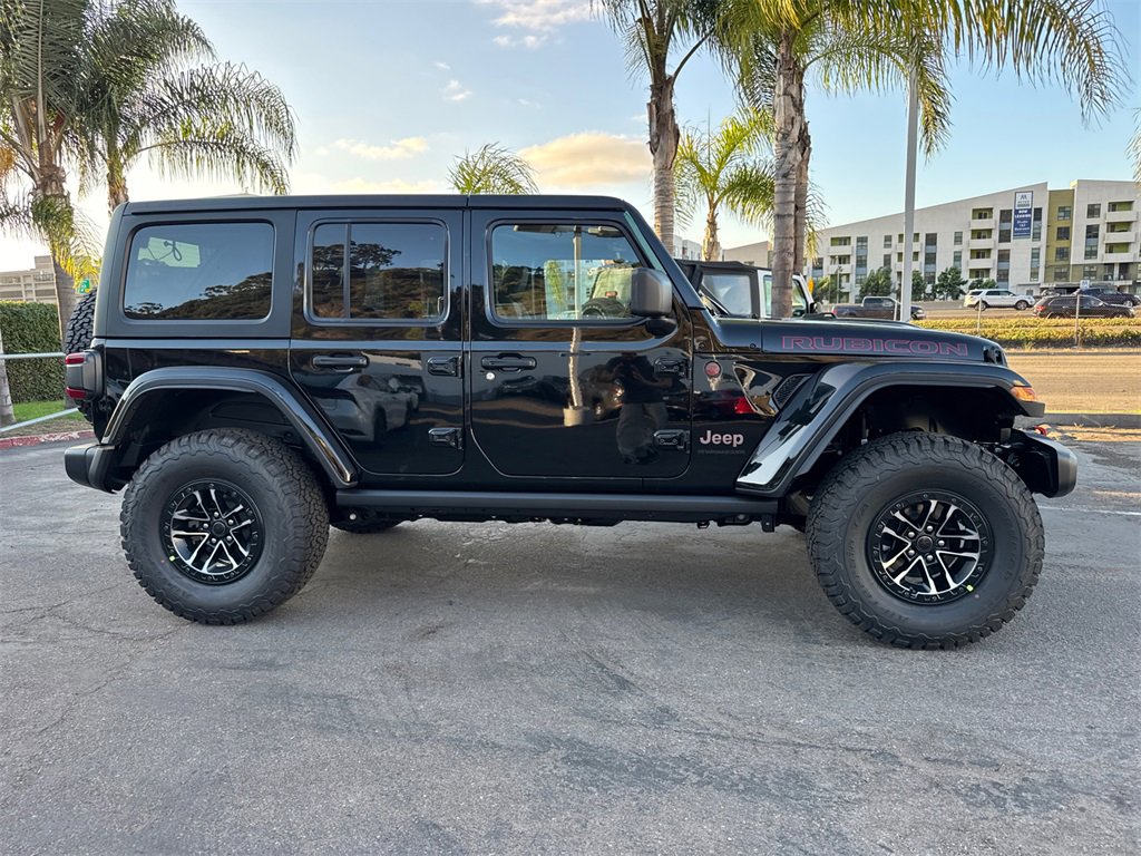 New 2025 Jeep Wrangler Unlimited Rubicon w/ XTREMEE 35" Tire Package image 7