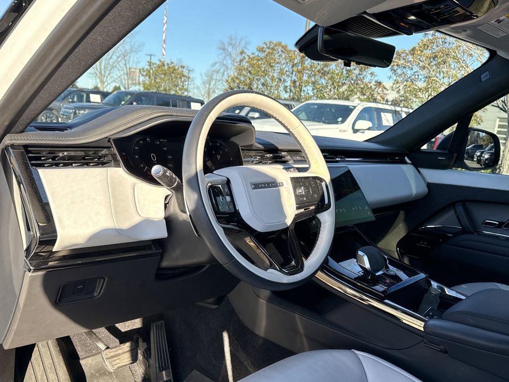 Used 2024 Land Rover Range Rover Sport Dynamic SE image 10